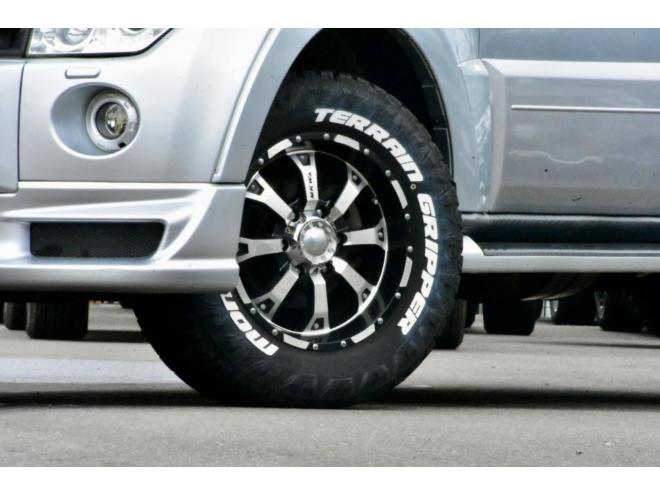 パジェロロング　エクシード　４ＷＤ　本州仕入　ロックフォードサウンド　ＭＫＷ１７インチアルミ　ホワイトレター　ヒッチメンバー付　ナビ／バックカメラ