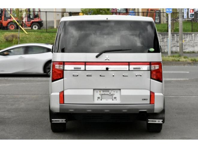 デリカD：5　Ｇパワーパッケージ　４ＷＤ　本州仕入　後期モデル　公認５名乗車　ワンオーナ　新品シートカバー　バンパーガード　電動リアゲート　シートヒータ　社外ナビ・Ｂカメラ　ＥＴＣ