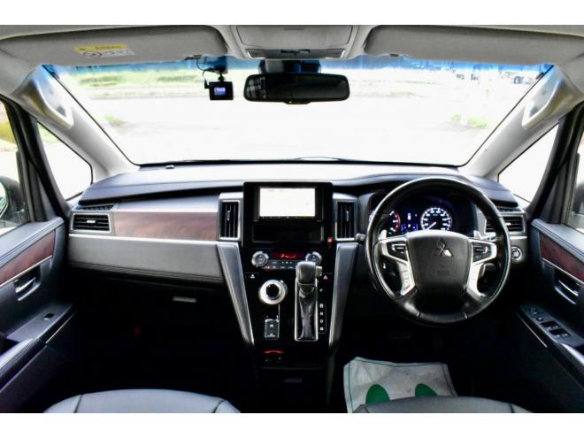 デリカD：5　Ｇパワーパッケージ　４ＷＤ　本州仕入　後期モデル　公認５名乗車　ワンオーナ　新品シートカバー　バンパーガード　電動リアゲート　シートヒータ　社外ナビ・Ｂカメラ　ＥＴＣ