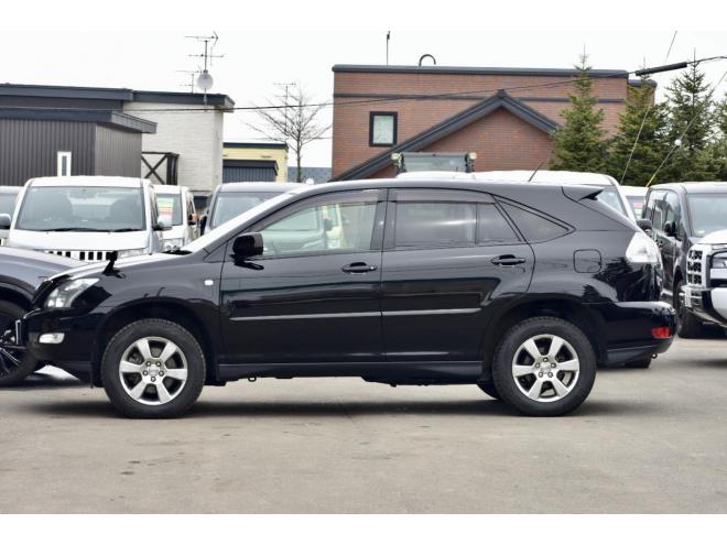 ハリアー３００Ｇ　Ｌパッケージ　４ＷＤ　ダッシュ割れ無　社外ナビ付　走行５万ｋｍ台　寒冷地仕様