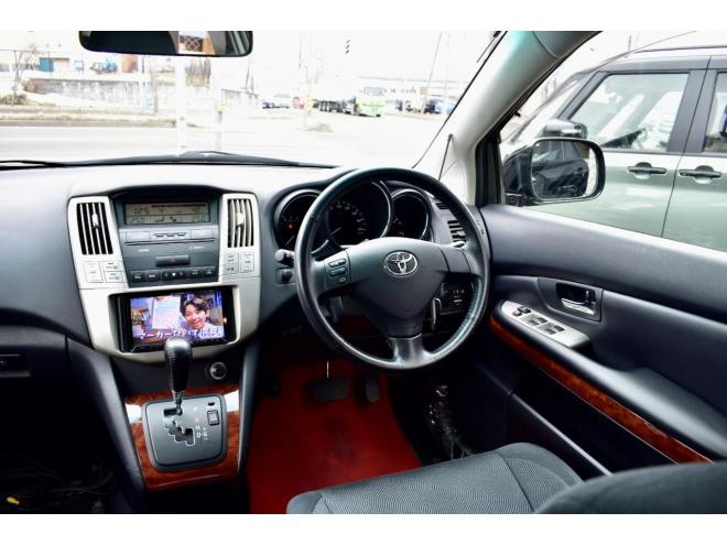 ハリアー３００Ｇ　Ｌパッケージ　４ＷＤ　ダッシュ割れ無　社外ナビ付　走行５万ｋｍ台　寒冷地仕様