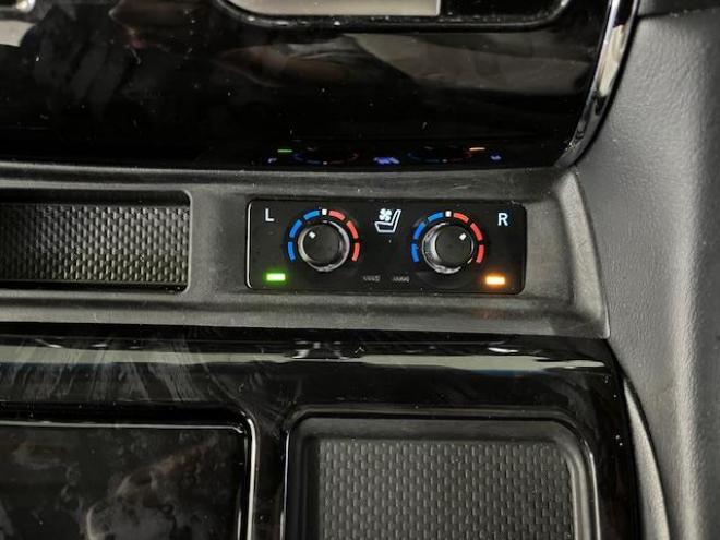 アルファードＳ　Ｃパッケージ後期型　本州仕入　禁煙車　プリクラッシュ　レーダークルーズ　レーントレーシング　純正１８インチＡＷ　社外１６ＡＷ＋スタッドレスタイヤ付　純正ナビ（Ｍｉｒａｃａｓｔ　Ｂｌｕｅｔｏｏｔｈ）＋バックカメラ　両側パワースライドドア　パワーバックドア　純正ブラックレザーシート　電動オットマン　三眼ＬＥＤヘッドライト　前後ドライブレコーダー　ステアリングヒーター　シートヒーター＆クーラー　ＥＴＣ 4WD 2500 5Dr