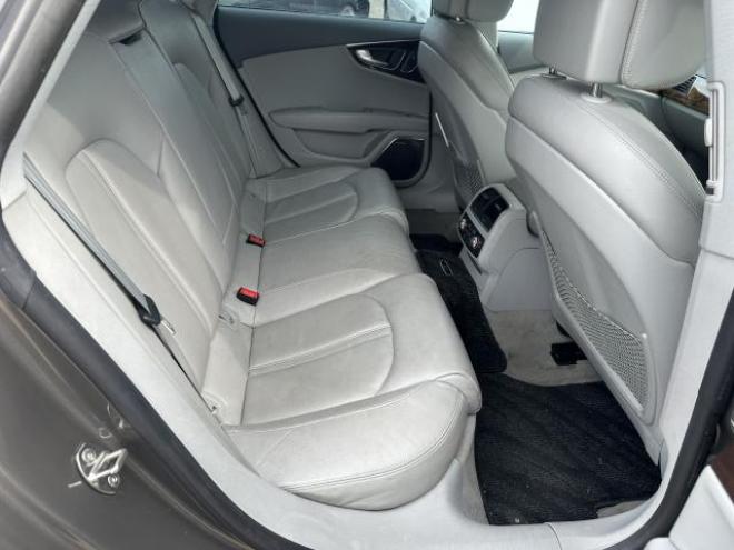 アウディA7スポーツバック 3.0TFSIクワトロ 4WD 3000 5Dr