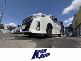 ノア　NOAH 4WD SIアルパイン10インチ付フルセグBT　検2付　本州仕入　寒冷地仕様　熱線ガラス　リアヒータースペアータイヤ　バックカメラ　両パワースライドドア　フォグランプ　自由自在の7人乗り　LEDヘッド　スマートキー　ETC　ドラレコ前後 4WD 2000 5Dr