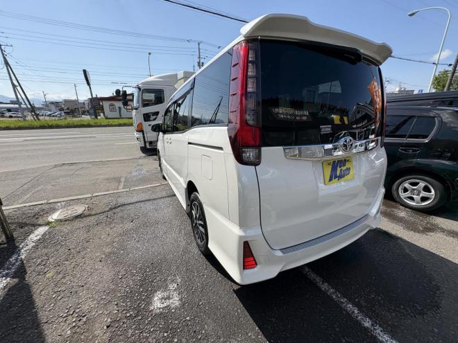 ノアNOAH 4WD SIアルパイン10インチ付フルセグBT　検2付　本州仕入　寒冷地仕様　熱線ガラス　リアヒータースペアータイヤ　バックカメラ　両パワースライドドア　フォグランプ　自由自在の7人乗り　LEDヘッド　スマートキー　ETC　ドラレコ前後 4WD 2000 5Dr