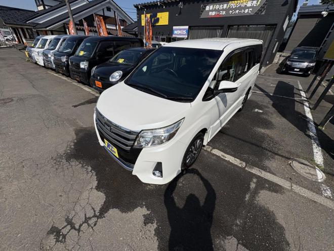 ノアNOAH 4WD SIアルパイン10インチ付フルセグBT　検2付　本州仕入　寒冷地仕様　熱線ガラス　リアヒータースペアータイヤ　バックカメラ　両パワースライドドア　フォグランプ　自由自在の7人乗り　LEDヘッド　スマートキー　ETC　ドラレコ前後 4WD 2000 5Dr