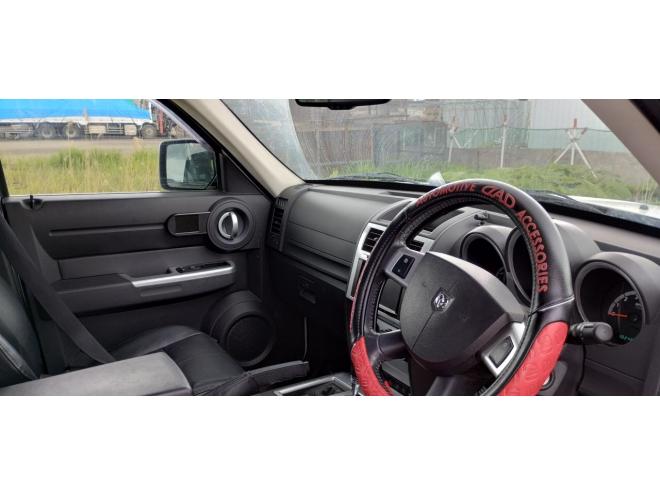 ダッジナイトロAWD 4WD 3700 5Dr