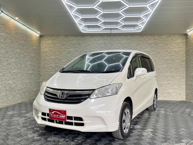 フリード1.5Gジャストセレクション 4WD 5年保証 スマキー パワスラ ナビ 夏冬タイヤ 寒冷地仕様 禁煙 修復歴無