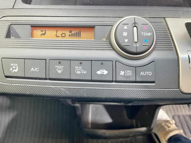 フリード1.5Gジャストセレクション 4WD 5年保証 スマキー パワスラ ナビ 夏冬タイヤ 寒冷地仕様 禁煙 修復歴無