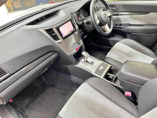 レガシィB4 2.5GTアイサイト スポーツS 4WD 5年保証 スマキー 夏冬タイヤ ETC ナビ 寒冷地仕様 禁煙 車検整備2年付 修復歴無