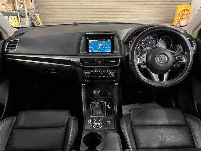 CX-5ＸＤ　Ｌパッケージ　本州仕入　禁煙車　ＷＡＫＯＳバリアスコーティング済　スカイアクティブディーゼルターボ　純正１９インチＡＷ　純正１９ＡＷ＋スタッドレスタイヤ付　純正ナビ（地デジ　ＤＶＤ再生　Ｂｌｕｅｔｏｏｔｈ）＋バックカメラ＆サイドカメラ　ＢＯＳＥサウンド　純正ブラックレザーシート　レーダークルーズコントロール　ブラインドスポット　車線逸脱警報　ＬＥＤヘッドライト　両席シートヒーター　アドバンスキー　横滑り防止装置　ＥＴＣ 4WD 2200 5Dr