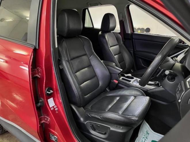 CX-5ＸＤ　Ｌパッケージ　本州仕入　禁煙車　ＷＡＫＯＳバリアスコーティング済　スカイアクティブディーゼルターボ　純正１９インチＡＷ　純正１９ＡＷ＋スタッドレスタイヤ付　純正ナビ（地デジ　ＤＶＤ再生　Ｂｌｕｅｔｏｏｔｈ）＋バックカメラ＆サイドカメラ　ＢＯＳＥサウンド　純正ブラックレザーシート　レーダークルーズコントロール　ブラインドスポット　車線逸脱警報　ＬＥＤヘッドライト　両席シートヒーター　アドバンスキー　横滑り防止装置　ＥＴＣ 4WD 2200 5Dr