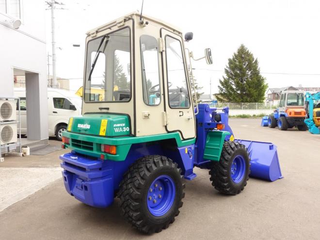 ホイールローダコマツ WA30-5E  バケット容量0.4m3