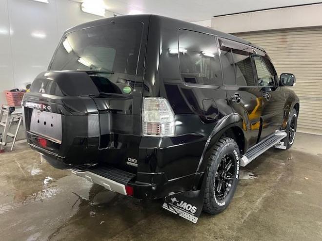 パジェロロング　エクシード　本州仕入　寒冷地仕様　禁煙車　ダブルバッテリー　リアデフロック　ディーゼルターボ　新品ＷＥＤＳキーラー１７ＡＷ＋新品ＴＯＹＯホワイトレタータイヤ　社外１７ＡＷ＋スタッドレスタイヤ付　新品ＪＡＯＳブラックマッドガード　カロッツェリアナビ（フルセグ地デジ　ＤＶＤ再生　Ｂｌｕｅｔｏｏｔｈ）＋バックカメラ　クルーズコントロール　両席シートヒーター　リアヒーター　横滑り防止装置　盗難防止装置　１００Ｖ電源　ＨＩＤ　ＥＴＣ 4WD 5 3200Dr