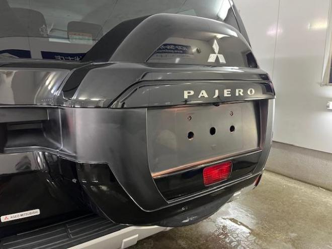 パジェロロング　エクシード　本州仕入　寒冷地仕様　禁煙車　ダブルバッテリー　リアデフロック　ディーゼルターボ　新品ＷＥＤＳキーラー１７ＡＷ＋新品ＴＯＹＯホワイトレタータイヤ　社外１７ＡＷ＋スタッドレスタイヤ付　新品ＪＡＯＳブラックマッドガード　カロッツェリアナビ（フルセグ地デジ　ＤＶＤ再生　Ｂｌｕｅｔｏｏｔｈ）＋バックカメラ　クルーズコントロール　両席シートヒーター　リアヒーター　横滑り防止装置　盗難防止装置　１００Ｖ電源　ＨＩＤ　ＥＴＣ 4WD 5 3200Dr