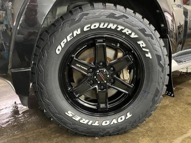 パジェロロング　エクシード　本州仕入　寒冷地仕様　禁煙車　ダブルバッテリー　リアデフロック　ディーゼルターボ　新品ＷＥＤＳキーラー１７ＡＷ＋新品ＴＯＹＯホワイトレタータイヤ　社外１７ＡＷ＋スタッドレスタイヤ付　新品ＪＡＯＳブラックマッドガード　カロッツェリアナビ（フルセグ地デジ　ＤＶＤ再生　Ｂｌｕｅｔｏｏｔｈ）＋バックカメラ　クルーズコントロール　両席シートヒーター　リアヒーター　横滑り防止装置　盗難防止装置　１００Ｖ電源　ＨＩＤ　ＥＴＣ 4WD 5 3200Dr
