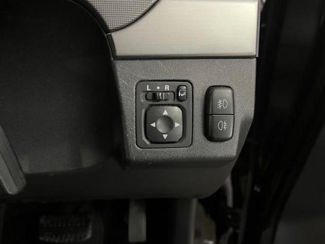 パジェロロング　エクシード　本州仕入　寒冷地仕様　禁煙車　ダブルバッテリー　リアデフロック　ディーゼルターボ　新品ＷＥＤＳキーラー１７ＡＷ＋新品ＴＯＹＯホワイトレタータイヤ　社外１７ＡＷ＋スタッドレスタイヤ付　新品ＪＡＯＳブラックマッドガード　カロッツェリアナビ（フルセグ地デジ　ＤＶＤ再生　Ｂｌｕｅｔｏｏｔｈ）＋バックカメラ　クルーズコントロール　両席シートヒーター　リアヒーター　横滑り防止装置　盗難防止装置　１００Ｖ電源　ＨＩＤ　ＥＴＣ 4WD 5 3200Dr