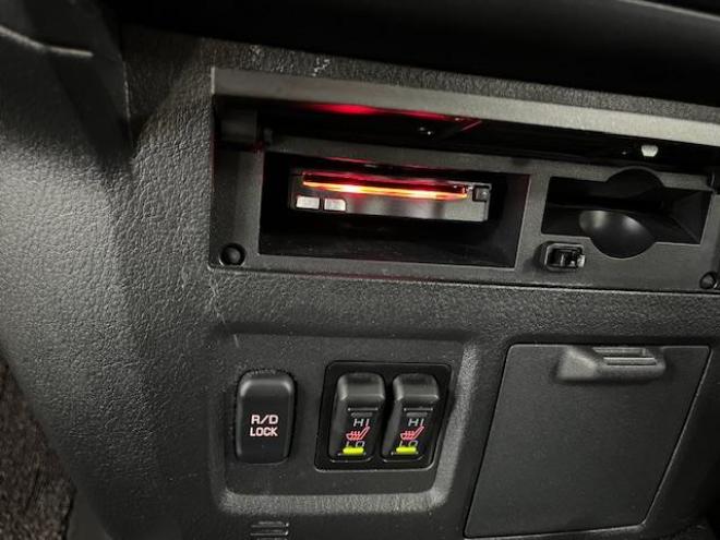パジェロロング　エクシード　本州仕入　寒冷地仕様　禁煙車　ダブルバッテリー　リアデフロック　ディーゼルターボ　新品ＷＥＤＳキーラー１７ＡＷ＋新品ＴＯＹＯホワイトレタータイヤ　社外１７ＡＷ＋スタッドレスタイヤ付　新品ＪＡＯＳブラックマッドガード　カロッツェリアナビ（フルセグ地デジ　ＤＶＤ再生　Ｂｌｕｅｔｏｏｔｈ）＋バックカメラ　クルーズコントロール　両席シートヒーター　リアヒーター　横滑り防止装置　盗難防止装置　１００Ｖ電源　ＨＩＤ　ＥＴＣ 4WD 5 3200Dr