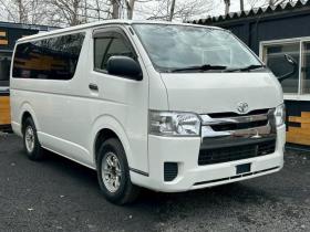 ハイエースバン　ＤＬ　ＧＬパッケージ　４ＷＤ　ＥＴＣ　バックカメラ　ナビ　レーンアシスト　衝突被害軽減システム　スライドドア　オートマチックハイビーム　電動格納ミラー　ＡＴ　アルミホイール　Ｂｌｕｅｔｏｏｔｈ　ＡＢＳ　ＥＳＣ　エアコン 4WD 2800(D) 4Dr