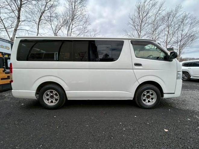 ハイエースバンＤＬ　ＧＬパッケージ　４ＷＤ　ＥＴＣ　バックカメラ　ナビ　レーンアシスト　衝突被害軽減システム　スライドドア　オートマチックハイビーム　電動格納ミラー　ＡＴ　アルミホイール　Ｂｌｕｅｔｏｏｔｈ　ＡＢＳ　ＥＳＣ　エアコン 4WD 2800(D) 4Dr