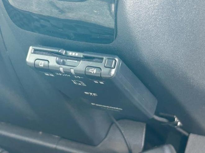 ハイエースバン　ＥＴＣ　バックカメラ　ナビ　両側スライドドア　ＡＴ　アルミホイール　エアコン　パワーウィンドウ　運転席エアバッグ 4WD 3000(D) 5Dr