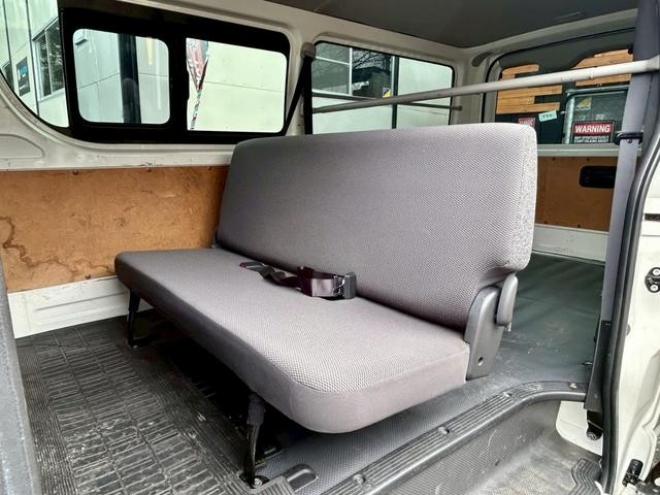 ハイエースバンＤＸ　ＥＴＣ　ナビ　スライドドア　ＡＴ　エアコン　パワーウィンドウ　運転席エアバッグ 4WD 3000(D) 4Dr