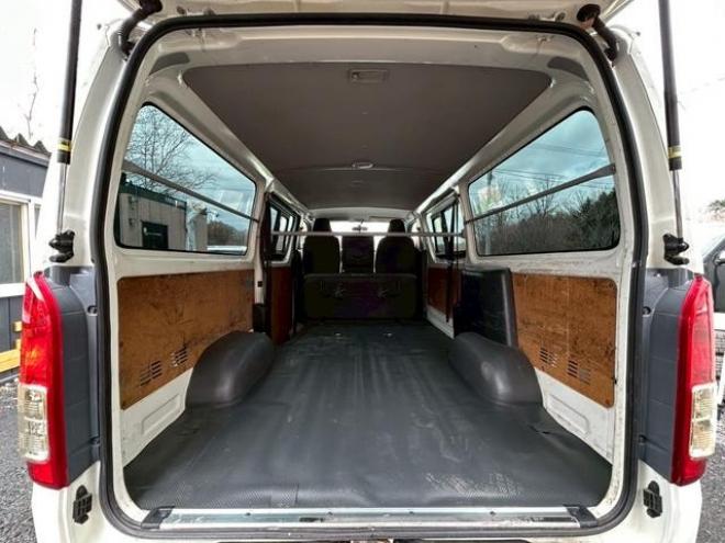 ハイエースバンＤＸ　ＥＴＣ　ナビ　スライドドア　ＡＴ　エアコン　パワーウィンドウ　運転席エアバッグ 4WD 3000(D) 4Dr