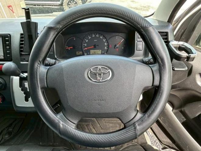ハイエースバンＤＸ　ＥＴＣ　ナビ　スライドドア　ＡＴ　エアコン　パワーウィンドウ　運転席エアバッグ 4WD 3000(D) 4Dr