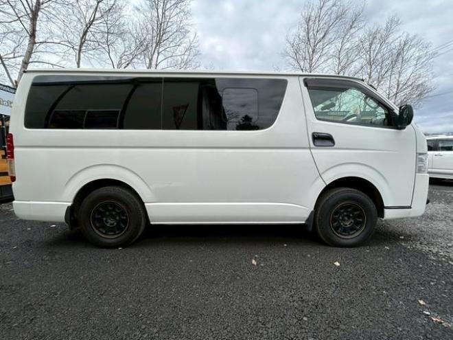 ハイエースバンＤＸ　ＥＴＣ　ナビ　スライドドア　ＡＴ　エアコン　パワーウィンドウ　運転席エアバッグ 4WD 3000(D) 4Dr