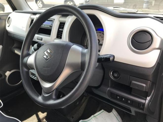 ハスラーＧ　４ＷＤ　衝突被害軽減システム　スマートキー　アイドリングストップ　シートヒーター　ベンチシート　ＣＶＴ　盗難防止システム　ＡＢＳ　ＥＳＣ　ＣＤ　ミュージックプレイヤー接続可　アルミホイール 4WD 660 5Dr