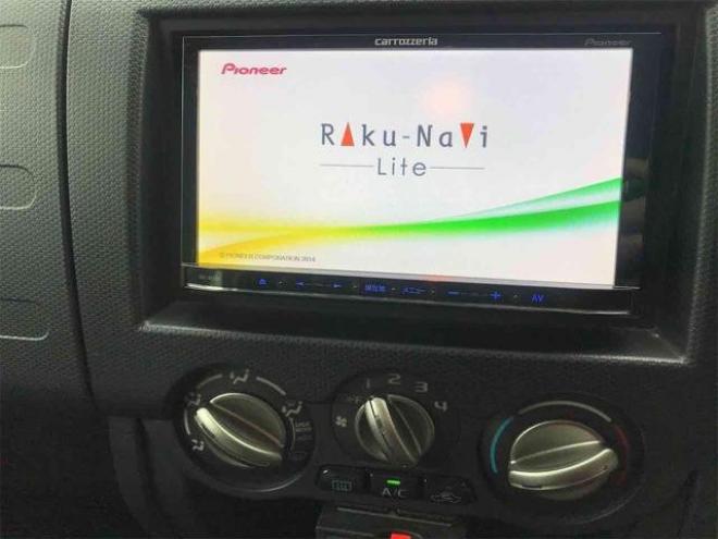 キックス　４ＷＤ　ドライブレコーダー　ナビ　ＴＶ　電動格納ミラー　アルミホイール　エアコン　パワーステアリング　パワーウィンドウ 4WD 660 3Dr