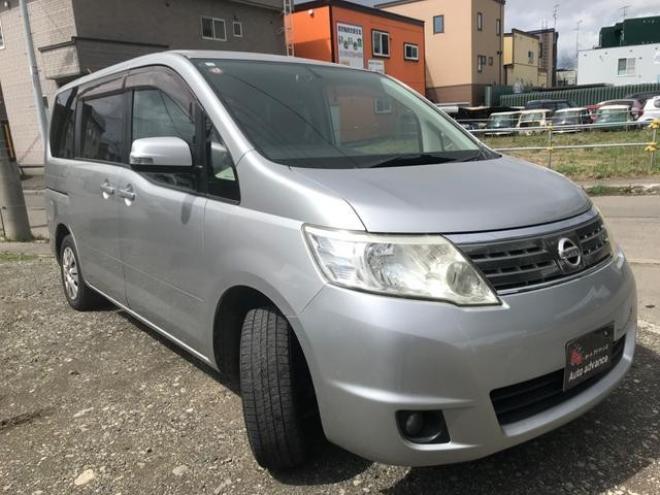 セレナ２０Ｓ　４ＷＤ　福祉車輛　今日値　下げ中！３１日迄限定プライス！！３カ月３０００ＫＭ保証　　整備士在籍　自社工場　　７人乗り　アンシャンテリフトアップ　両側スライドドア　３列シート　ＣＶＴ　ＣＤ　エアコン 4WD 2000 5Dr