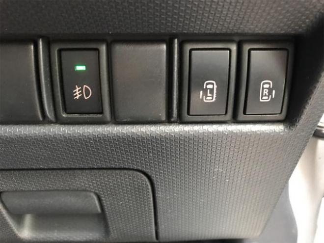 デリカD：2 Ｓ　４ＷＤ　イベント開催値　下げ中！限定プライス　ナビ　ＴＶ　両側電動スライドドア　アルミホイール　ＨＩＤ　スマートキー　ウォークスルー　ＣＶＴ　盗難防止システム　衝突安全ボディ　ＡＢＳ　ＣＤ　ＵＳＢ 4WD 1200 5Dr