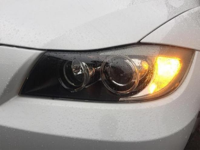 BMW３シリーズ ３２０ｉ　ハイラインパッケージ　ＥＴＣ　ナビ　ＴＶ　アルミホイール　ＨＩＤ　パワーシート　革シート　シートヒーター　ＡＴ　ＡＢＳ　ＣＤ　エアコン　パワーステアリング　パワーウィンドウ 2WD 2000 4Dr