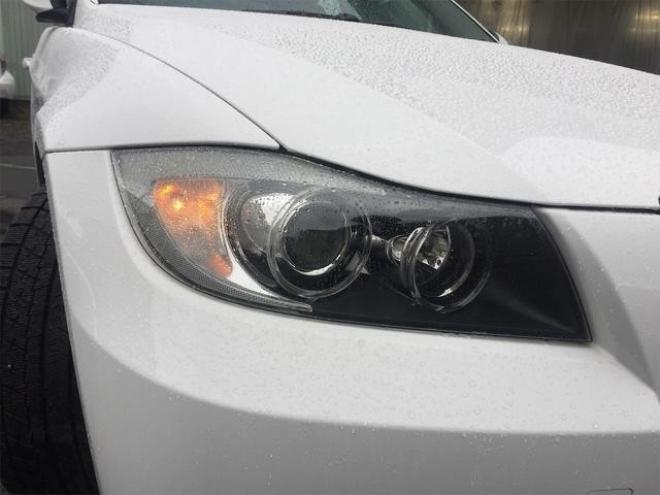 BMW３シリーズ ３２０ｉ　ハイラインパッケージ　ＥＴＣ　ナビ　ＴＶ　アルミホイール　ＨＩＤ　パワーシート　革シート　シートヒーター　ＡＴ　ＡＢＳ　ＣＤ　エアコン　パワーステアリング　パワーウィンドウ 2WD 2000 4Dr