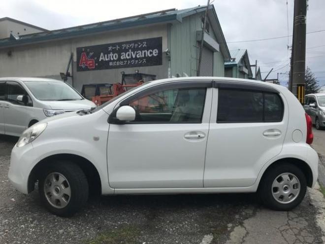 パッソＸ　ユルリ　４ＷＤ　３か月３０００ＫＭ保証付き　整備士在籍　自社工場　自社分割　自社ローンスマートキー　電動格納ミラー　ＣＶＴ　盗難防止システム　衝突安全ボディ　ＡＢＳ　ＣＤ　エアコン 2WD 1000 5Dr