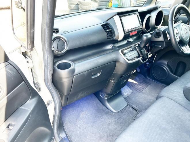 N-BOX660GターボSSパッケージ 4WD　ローンが不安な方＜優遇ローン＞　寒冷地仕様　純正ナビ　フルセグTV　ETC
