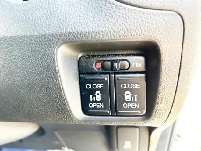 N-BOX660GターボSSパッケージ 4WD　ローンが不安な方＜優遇ローン＞　寒冷地仕様　純正ナビ　フルセグTV　ETC