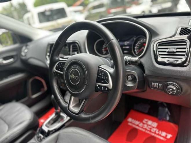 コンパスリミテッド 4WD　Gナビ/Bカメラ/ETC/黒皮シート/クルコン 正規輸入車 2400