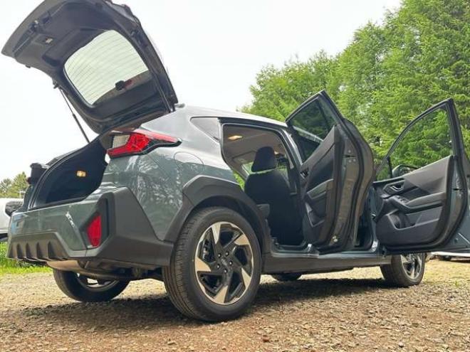 クロストレック2.0 リミテッド 4WD　ワンオーナー/純正ナビ/Bカメラ/Sヒーター 2000