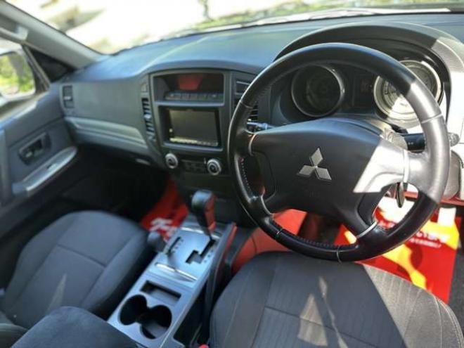 パジェロ3.2 ロング GR ディーゼルターボ 4WD　社外ナビ/7人乗り/後席モニタ/ETC/Bカメ 3200
