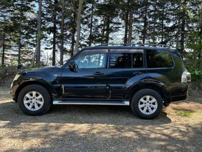 パジェロ3.2 ロング GR ディーゼルターボ 4WD　社外ナビ/7人乗り/後席モニタ/ETC/Bカメ 3200