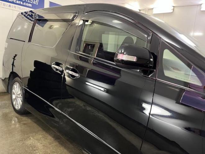 ヴェルファイア２．４Ｚ　プラチナセレクション　本州仕入　禁煙車　ＷＡＫＯＳバリアスコーティング済　純正１８インチＡＷ　社外１７ＡＷ＋スタッドレスタイヤ付　純正ＨＤＤナビ（ＣＤ＆ＤＶＤ再生　フルセグ地デジ　Ｂｌｕｅｔｏｏｔｈ）＋バックカメラ　フロントブラインドカメラ　両側パワースライドドア　パワーバックドア　クルーズコントロール　７人乗りキャプテンシート　オットマン　コーナーセンサー　横滑り防止装置　ＰＵＳＨスタート　スマートキー　タイミングチェーン車　ＨＩＤヘッドライト　ビルトインＥＴＣ 4WD 2400 5Dr