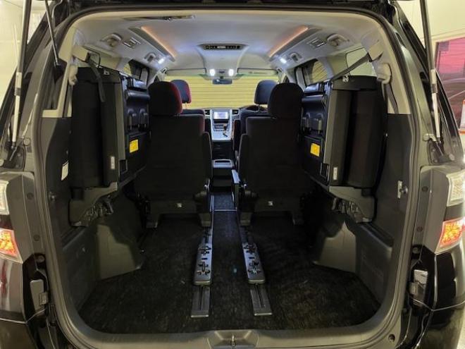 ヴェルファイア２．４Ｚ　プラチナセレクション　本州仕入　禁煙車　ＷＡＫＯＳバリアスコーティング済　純正１８インチＡＷ　社外１７ＡＷ＋スタッドレスタイヤ付　純正ＨＤＤナビ（ＣＤ＆ＤＶＤ再生　フルセグ地デジ　Ｂｌｕｅｔｏｏｔｈ）＋バックカメラ　フロントブラインドカメラ　両側パワースライドドア　パワーバックドア　クルーズコントロール　７人乗りキャプテンシート　オットマン　コーナーセンサー　横滑り防止装置　ＰＵＳＨスタート　スマートキー　タイミングチェーン車　ＨＩＤヘッドライト　ビルトインＥＴＣ 4WD 2400 5Dr