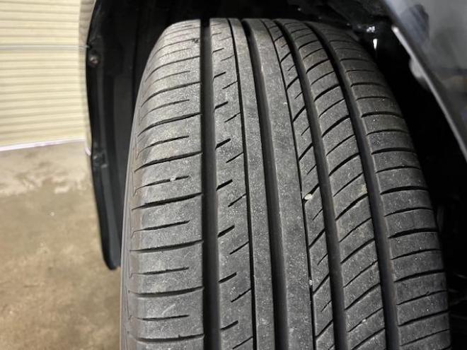 ヴェルファイア２．４Ｚ　プラチナセレクション　本州仕入　禁煙車　ＷＡＫＯＳバリアスコーティング済　純正１８インチＡＷ　社外１７ＡＷ＋スタッドレスタイヤ付　純正ＨＤＤナビ（ＣＤ＆ＤＶＤ再生　フルセグ地デジ　Ｂｌｕｅｔｏｏｔｈ）＋バックカメラ　フロントブラインドカメラ　両側パワースライドドア　パワーバックドア　クルーズコントロール　７人乗りキャプテンシート　オットマン　コーナーセンサー　横滑り防止装置　ＰＵＳＨスタート　スマートキー　タイミングチェーン車　ＨＩＤヘッドライト　ビルトインＥＴＣ 4WD 2400 5Dr