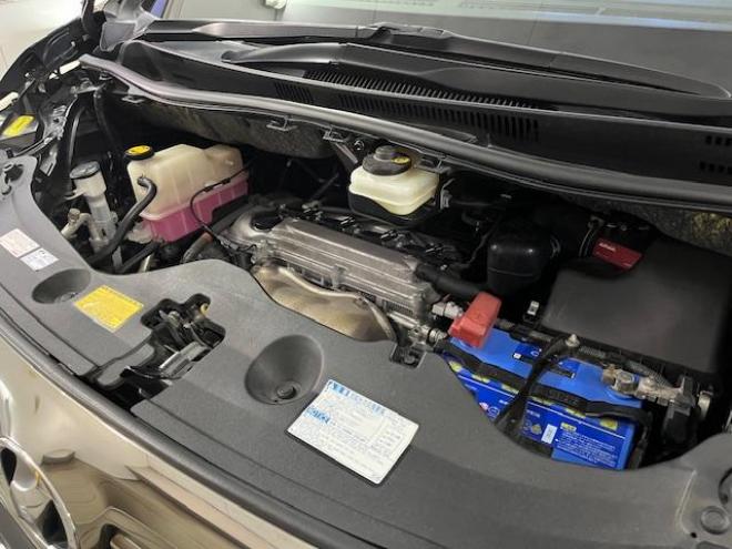 ヴェルファイア２．４Ｚ　プラチナセレクション　本州仕入　禁煙車　ＷＡＫＯＳバリアスコーティング済　純正１８インチＡＷ　社外１７ＡＷ＋スタッドレスタイヤ付　純正ＨＤＤナビ（ＣＤ＆ＤＶＤ再生　フルセグ地デジ　Ｂｌｕｅｔｏｏｔｈ）＋バックカメラ　フロントブラインドカメラ　両側パワースライドドア　パワーバックドア　クルーズコントロール　７人乗りキャプテンシート　オットマン　コーナーセンサー　横滑り防止装置　ＰＵＳＨスタート　スマートキー　タイミングチェーン車　ＨＩＤヘッドライト　ビルトインＥＴＣ 4WD 2400 5Dr