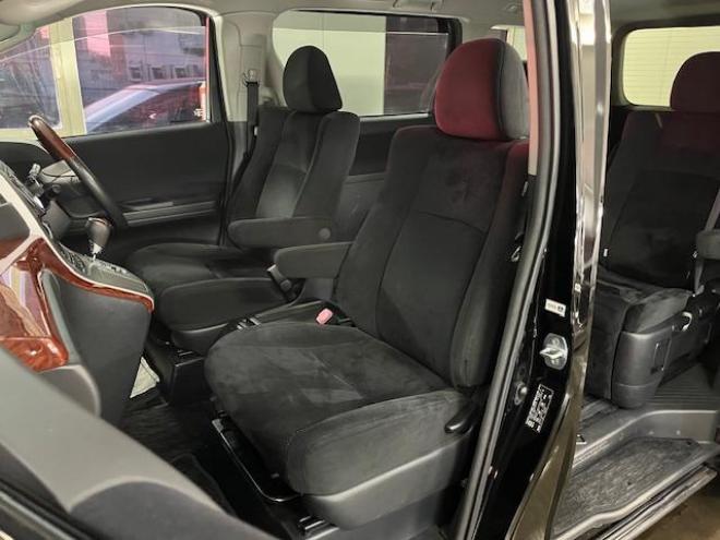 ヴェルファイア２．４Ｚ　プラチナセレクション　本州仕入　禁煙車　ＷＡＫＯＳバリアスコーティング済　純正１８インチＡＷ　社外１７ＡＷ＋スタッドレスタイヤ付　純正ＨＤＤナビ（ＣＤ＆ＤＶＤ再生　フルセグ地デジ　Ｂｌｕｅｔｏｏｔｈ）＋バックカメラ　フロントブラインドカメラ　両側パワースライドドア　パワーバックドア　クルーズコントロール　７人乗りキャプテンシート　オットマン　コーナーセンサー　横滑り防止装置　ＰＵＳＨスタート　スマートキー　タイミングチェーン車　ＨＩＤヘッドライト　ビルトインＥＴＣ 4WD 2400 5Dr