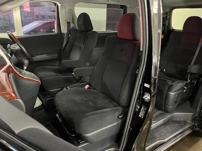 ヴェルファイア２．４Ｚ　プラチナセレクション　本州仕入　禁煙車　ＷＡＫＯＳバリアスコーティング済　純正１８インチＡＷ　社外１７ＡＷ＋スタッドレスタイヤ付　純正ＨＤＤナビ（ＣＤ＆ＤＶＤ再生　フルセグ地デジ　Ｂｌｕｅｔｏｏｔｈ）＋バックカメラ　フロントブラインドカメラ　両側パワースライドドア　パワーバックドア　クルーズコントロール　７人乗りキャプテンシート　オットマン　コーナーセンサー　横滑り防止装置　ＰＵＳＨスタート　スマートキー　タイミングチェーン車　ＨＩＤヘッドライト　ビルトインＥＴＣ 4WD 2400 5Dr