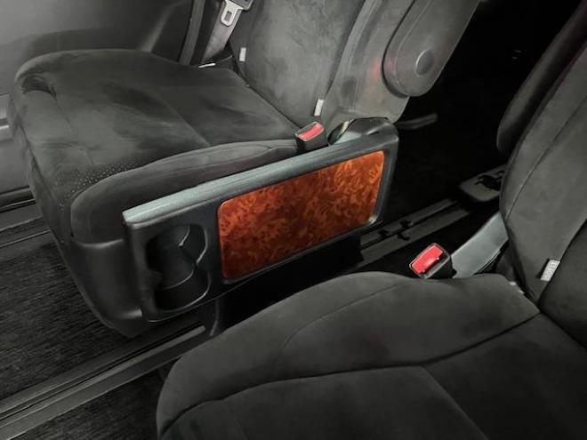 ヴェルファイア２．４Ｚ　プラチナセレクション　本州仕入　禁煙車　ＷＡＫＯＳバリアスコーティング済　純正１８インチＡＷ　社外１７ＡＷ＋スタッドレスタイヤ付　純正ＨＤＤナビ（ＣＤ＆ＤＶＤ再生　フルセグ地デジ　Ｂｌｕｅｔｏｏｔｈ）＋バックカメラ　フロントブラインドカメラ　両側パワースライドドア　パワーバックドア　クルーズコントロール　７人乗りキャプテンシート　オットマン　コーナーセンサー　横滑り防止装置　ＰＵＳＨスタート　スマートキー　タイミングチェーン車　ＨＩＤヘッドライト　ビルトインＥＴＣ 4WD 2400 5Dr