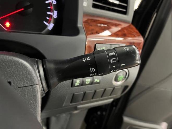 ヴェルファイア２．４Ｚ　プラチナセレクション　本州仕入　禁煙車　ＷＡＫＯＳバリアスコーティング済　純正１８インチＡＷ　社外１７ＡＷ＋スタッドレスタイヤ付　純正ＨＤＤナビ（ＣＤ＆ＤＶＤ再生　フルセグ地デジ　Ｂｌｕｅｔｏｏｔｈ）＋バックカメラ　フロントブラインドカメラ　両側パワースライドドア　パワーバックドア　クルーズコントロール　７人乗りキャプテンシート　オットマン　コーナーセンサー　横滑り防止装置　ＰＵＳＨスタート　スマートキー　タイミングチェーン車　ＨＩＤヘッドライト　ビルトインＥＴＣ 4WD 2400 5Dr